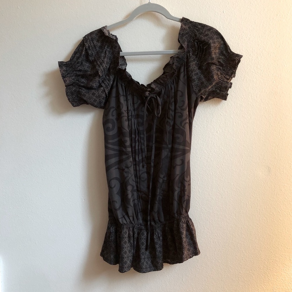Wet seal juniors black & grey top